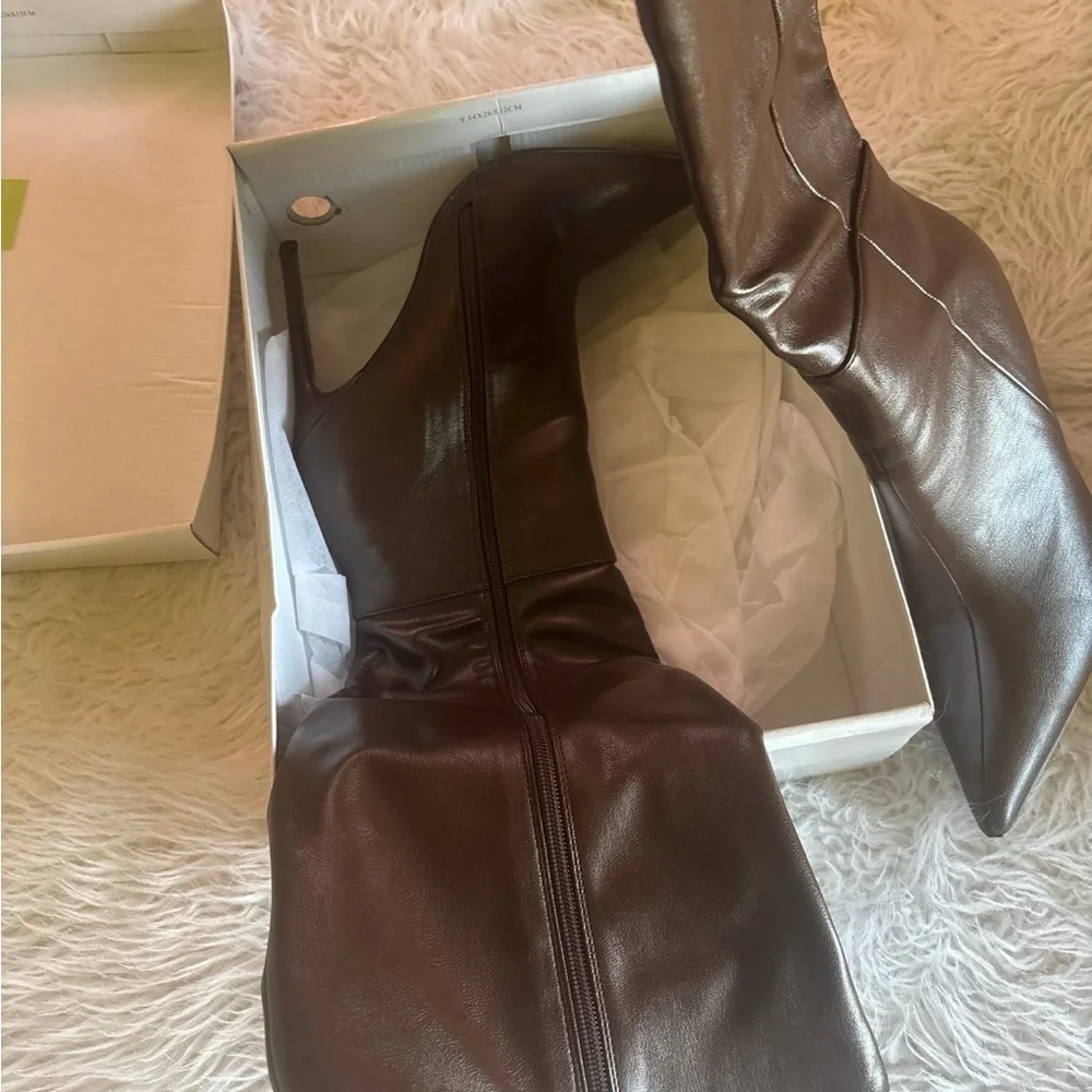 Brown boots - Picture 10 of 10